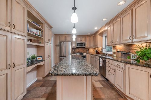 6129 Old Log Trl, Kalamazoo MI  49009-8032 exterior