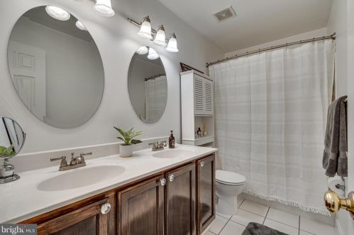 6263 Gentle Ln, Alexandria VA 22310-2260 exterior