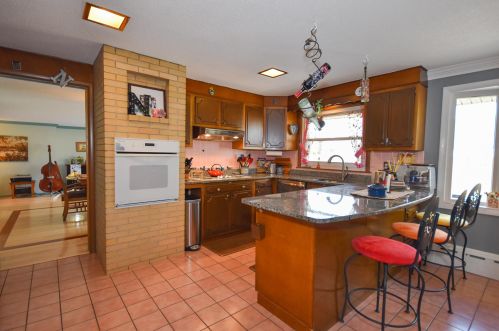 214 Dover Point Rd, Dover NH 03820-4635 exterior