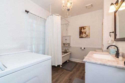 514 Kalamazoo St, Paw Paw MI 49079-1130 exterior