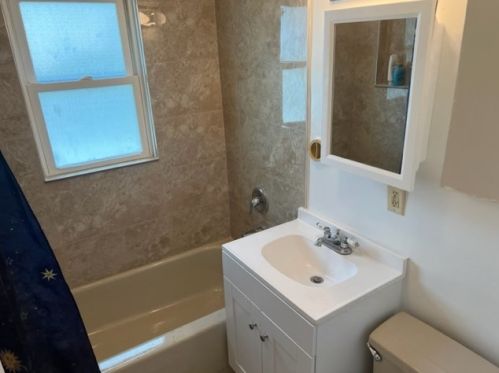 37966 North Shore Ave, Waukegan IL 60087-1647 exterior