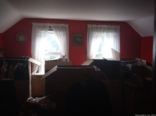 10 Bettswood Rd, Norwalk CT 06851-5104 exterior