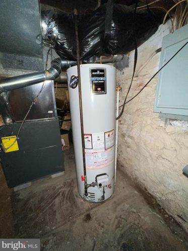 846 4 St, Lancaster PA 17603-5023 exterior