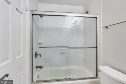 10409 Gainsborough Rd, Rockville MD 20854-2510 exterior