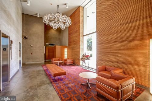 200 Locust St, Philadelphia PA  19106-3915 exterior