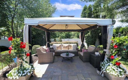 94 Caramel Rd, Commack NY 11725-1000 exterior