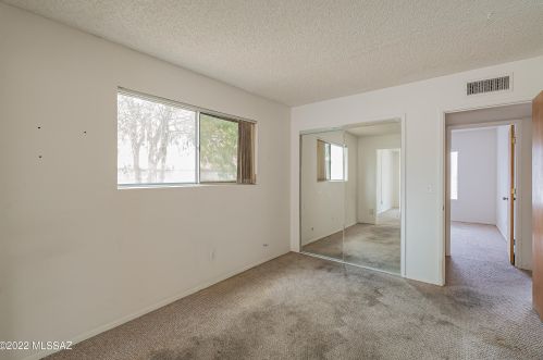 9151 Deer Trl Cir, Tucson AZ 85710-8034 exterior