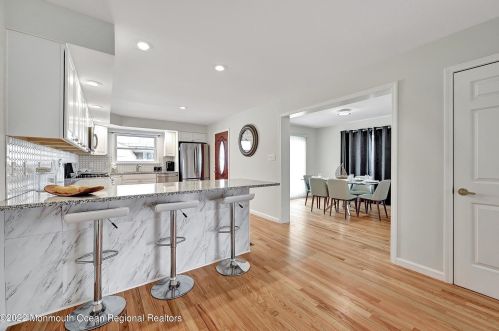 19 New Jersey Ave, Lavallette NJ 08735-2528 exterior