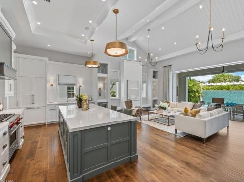 1345 1 Ave, Naples FL 34102 exterior