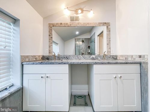 1237 Mascher St, Philadelphia PA 19140-4624 exterior