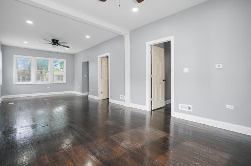 2048 70 Pl, Chicago IL 60637-4642 exterior