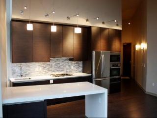 2233 1st Ave, Seattle WA  98109-2316 exterior