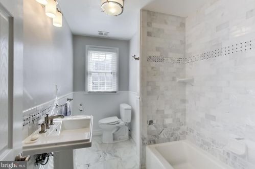 1101 Morningside Ln, Alexandria VA 22308-1042 exterior