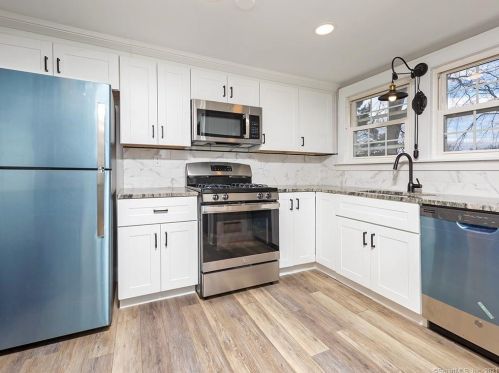 108 Harding St, New Britain CT 06052-1607 exterior