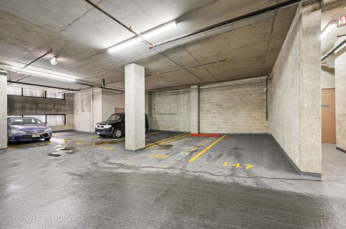 210 Desplaines St, Chicago IL  60661-5500 exterior