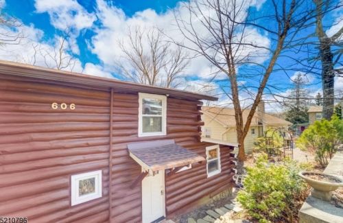 606 Otterhole Rd, West Milford Lakes, NJ 07480-4232