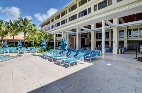 22 Hampshire Ln, Boynton Beach FL 33436-7414 exterior