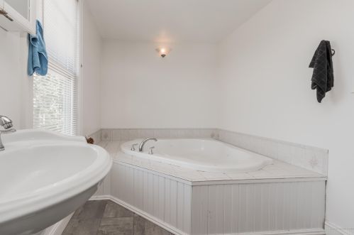 1179 Washington Ave, Portland ME 04103-2042 exterior